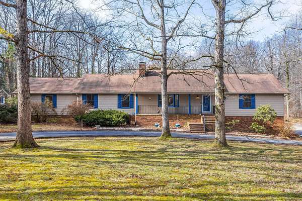 2 Acres of Residential Land with Home for Sale in Signal Mountain, Tennessee