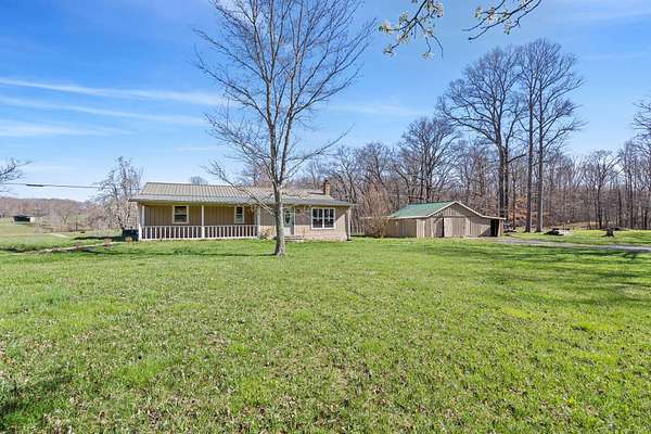 1.5 Acres of Land with Home for Sale in Dayton, Tennessee