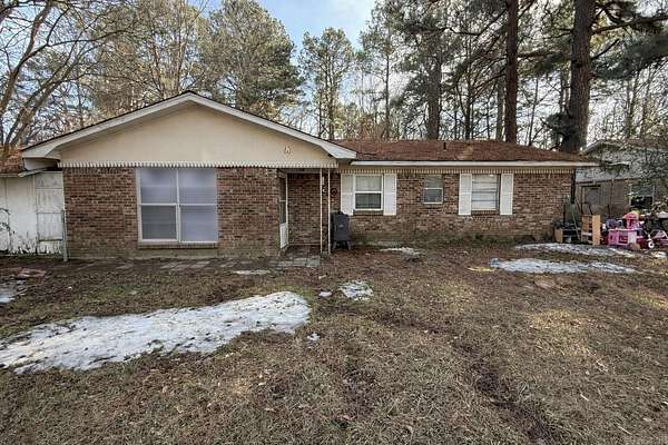 3.4 Acres of Residential Land with Home for Sale in Pine Bluff, Arkansas