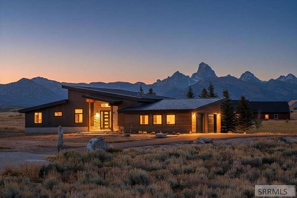 2.5 Acres of Residential Land with Home for Sale in Tetonia, Idaho