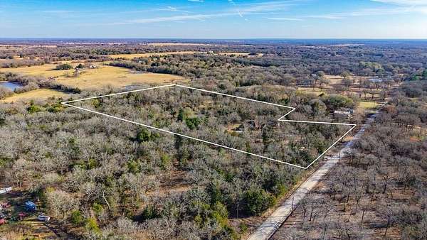 8 Acres of Land with Home for Sale in Kemp, Texas