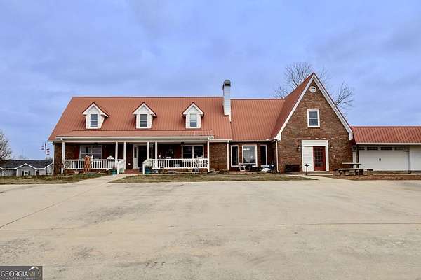 2.47 Acres of Improved Mixed-Use Land for Sale in Carnesville, Georgia