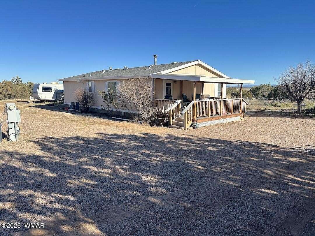 2.53 Acres of Residential Land with Home for Sale in Snowflake, Arizona