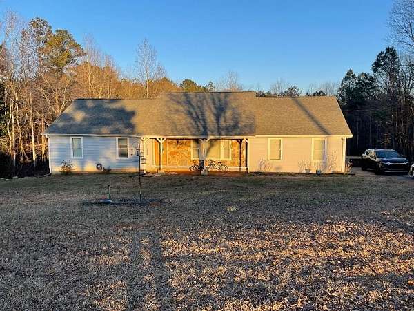 5 Acres of Residential Land with Home for Sale in Winston, Georgia