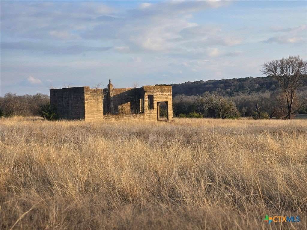 5 Acres of Land for Sale in Oglesby, Texas