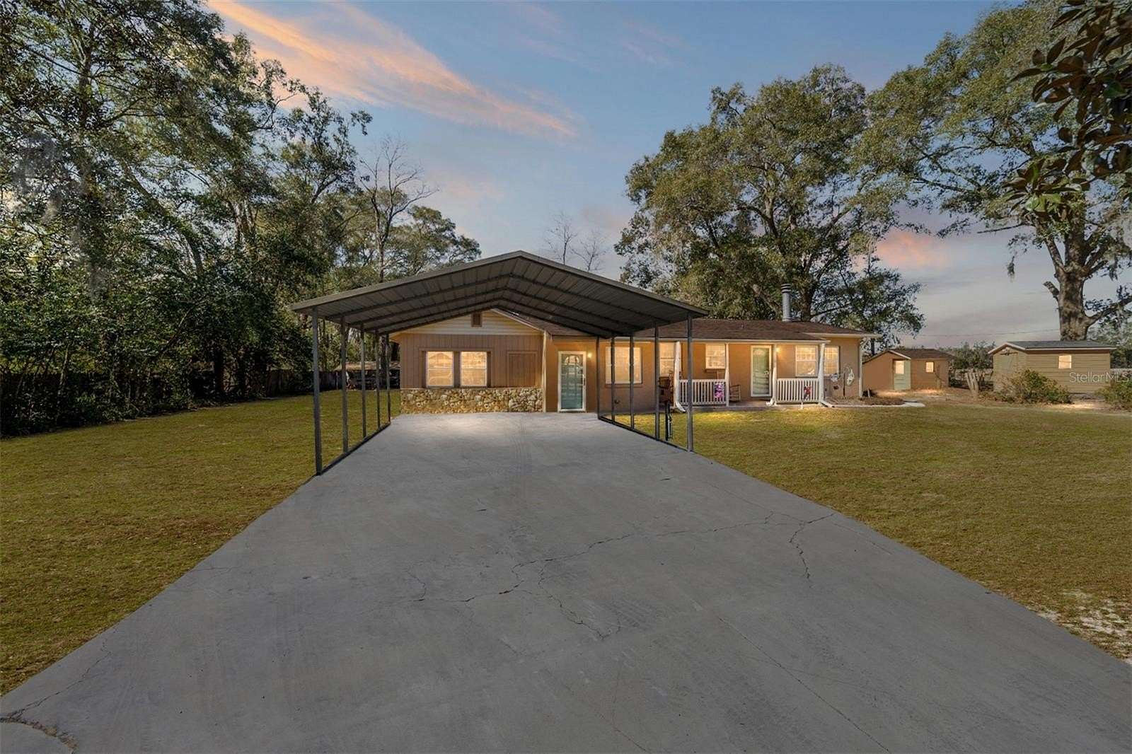 3 Acres of Residential Land with Home for Sale in Ocala, Florida