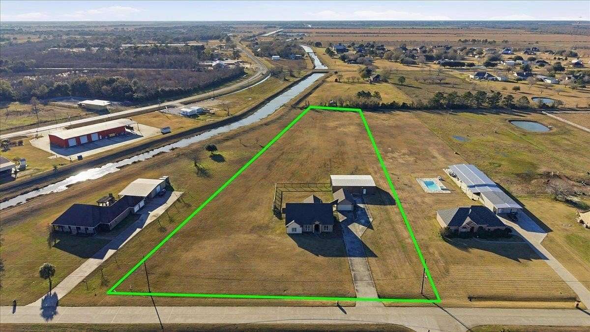 3.29 Acres of Residential Land with Home for Sale in Taylor Landing, Texas