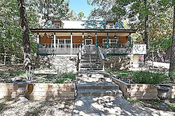 5.57 Acres of Residential Land with Home for Sale in Little Rock, Arkansas