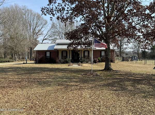 3 Acres of Residential Land with Home for Sale in Bentonia, Mississippi