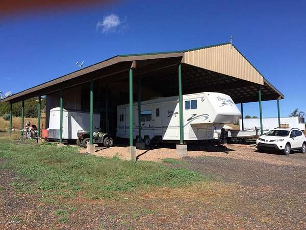 5.78 Acres of Residential Land with Home for Sale in Vernon, Arizona