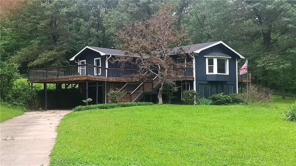 2.89 Acres of Land with Home for Sale in Harrison, Arkansas