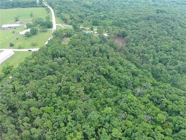 32.3 Acres of Recreational & Residential Land for Sale in Edwards, Missouri