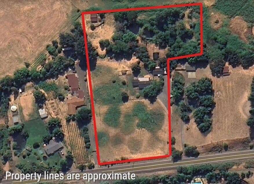 4.13 Acres of Land with Home for Sale in Ashland, Oregon