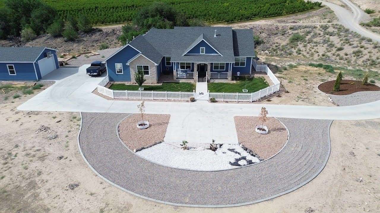 9.58 Acres of Land with Home for Sale in Palisade, Colorado