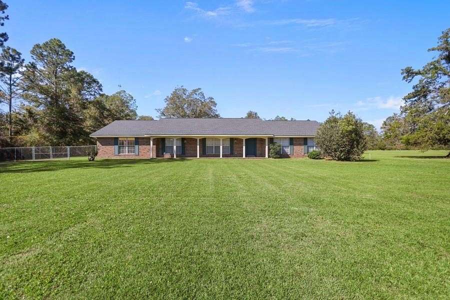 1.56 Acres of Residential Land with Home for Sale in Waycross, Georgia