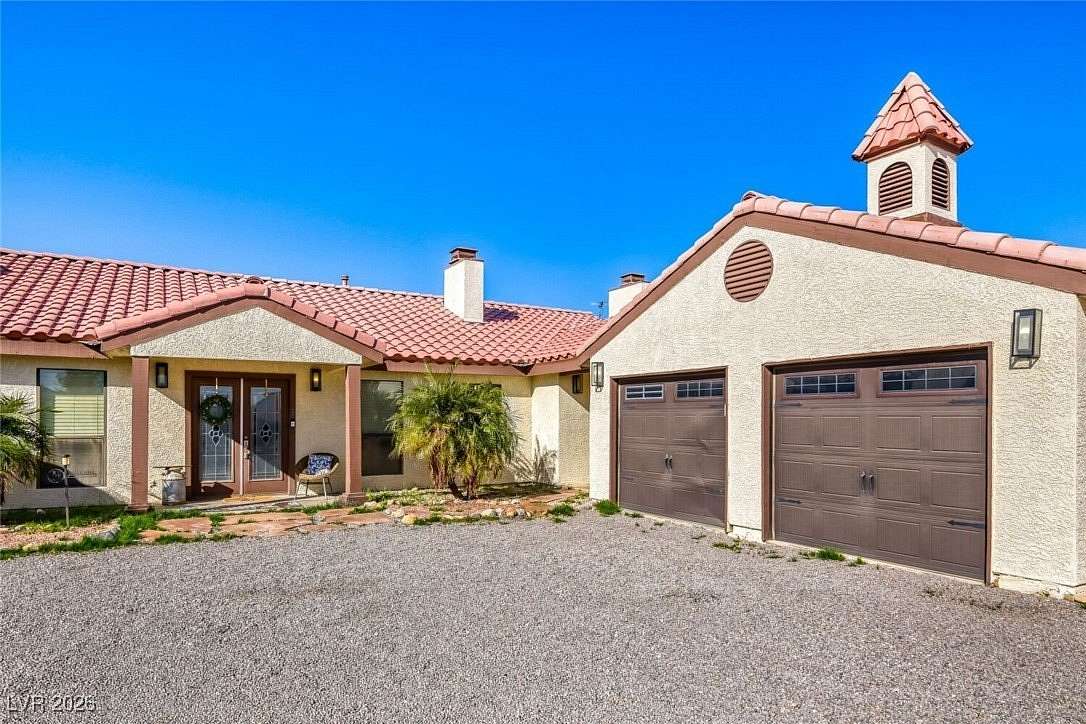 2 Acres of Land with Home for Sale in Las Vegas, Nevada