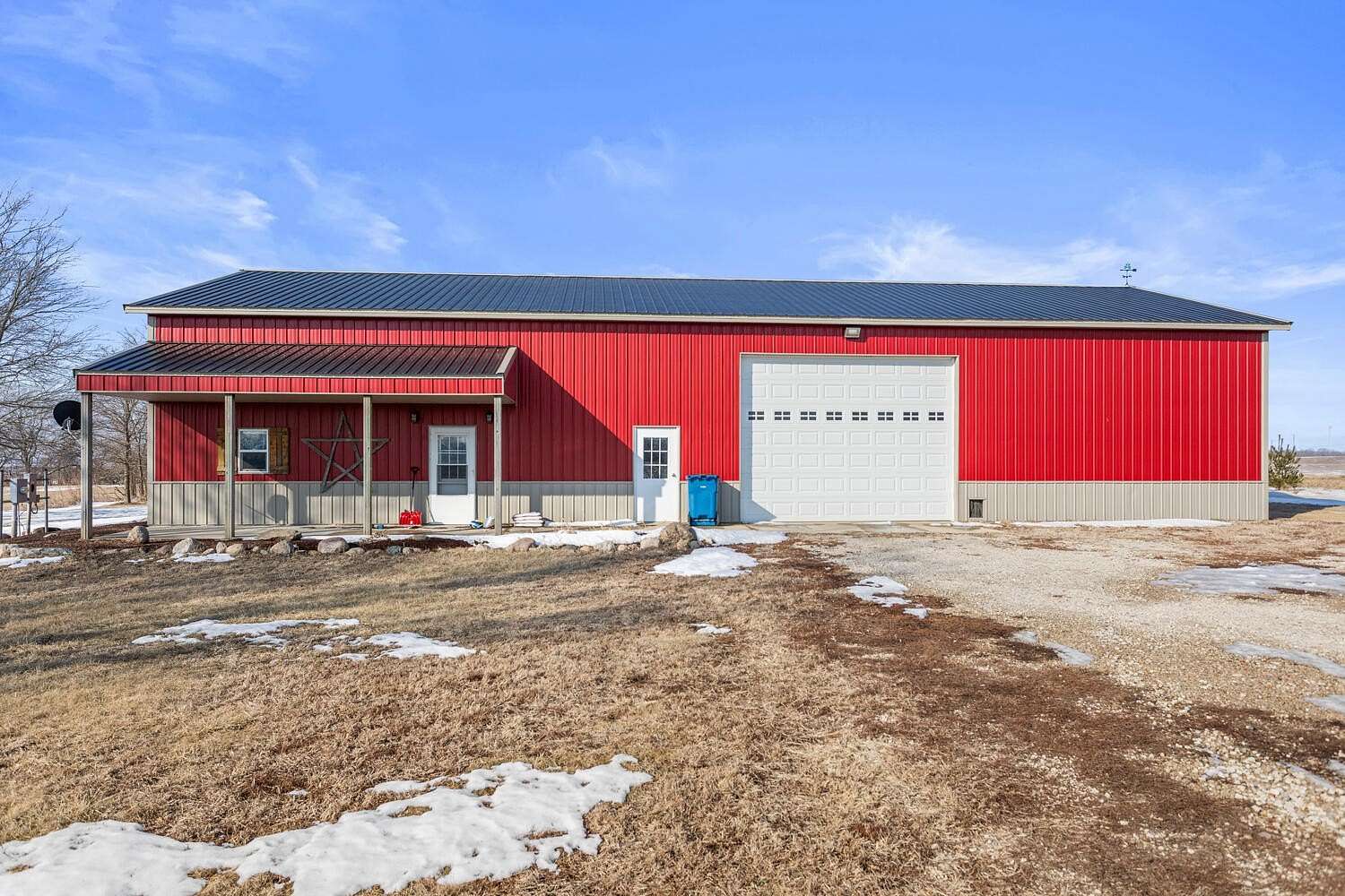 5 Acres of Land with Home for Sale in Oakwood, Illinois