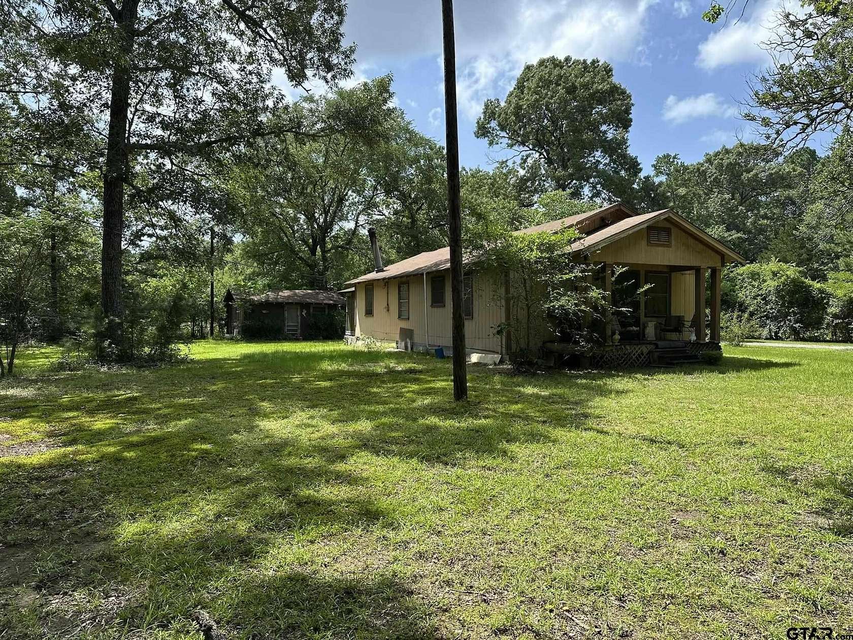 4.62 Acres of Residential Land with Home for Sale in Hawkins, Texas