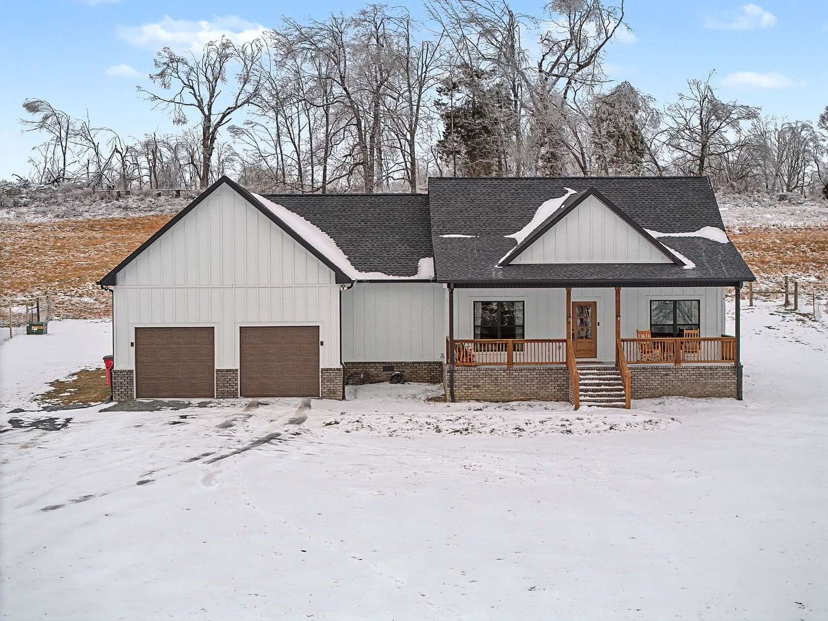 2.27 Acres of Residential Land with Home for Sale in Westmoreland, Tennessee