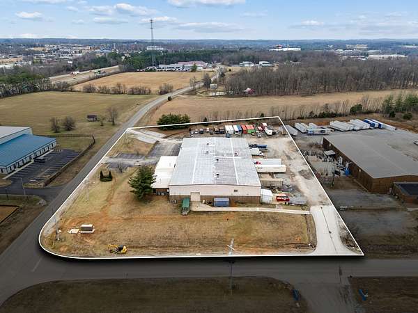 3.76 Acres of Improved Commercial Land for Sale in White House, Tennessee
