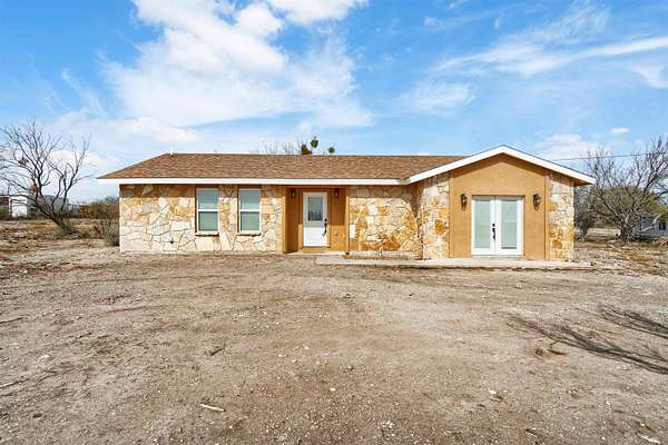 5 Acres of Residential Land with Home for Sale in Del Rio, Texas