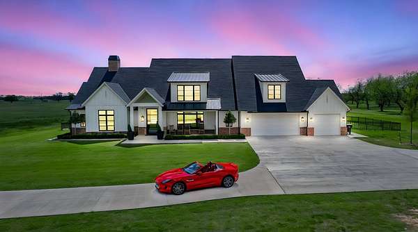 29 Acres of Agricultural Land with Home for Sale in Norman, Oklahoma