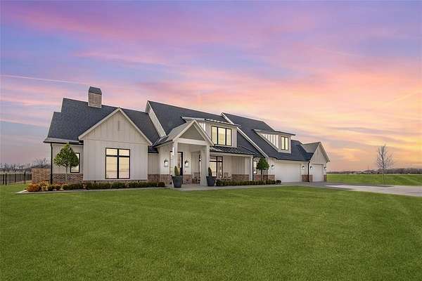 29 Acres of Land with Home for Sale in Norman, Oklahoma