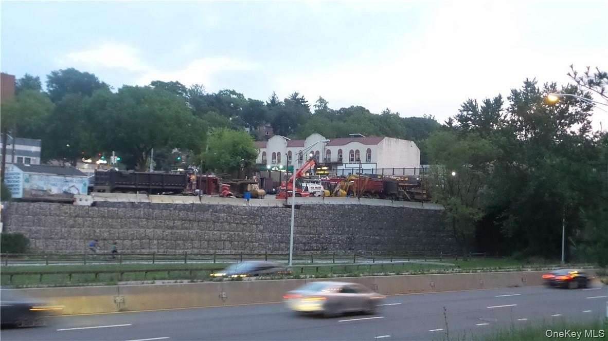 0.41 Acres of Commercial Land for Lease in Yonkers, New York