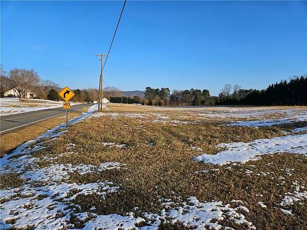 1 Acre of Residential Land for Sale in Pinnacle, North Carolina