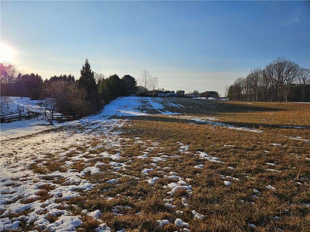 1 Acre of Residential Land for Sale in Pinnacle, North Carolina