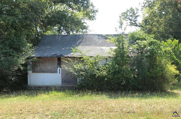 2.57 Acres of Land with Home for Sale in Macon, Georgia