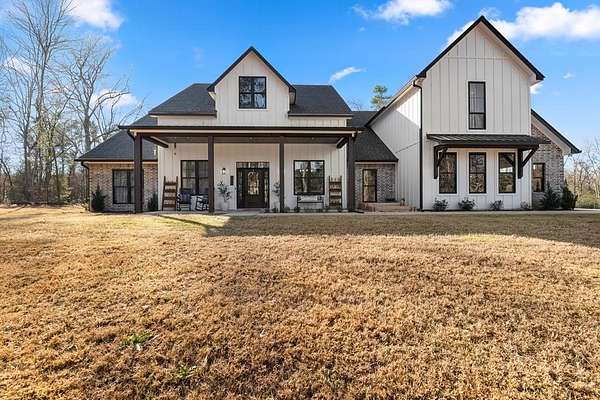 4.27 Acres of Residential Land with Home for Sale in Nacogdoches, Texas