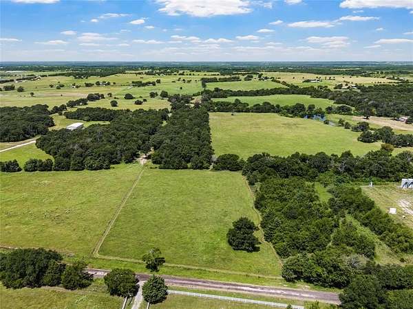 7 Acres of Residential Land for Sale in Mexia, Texas