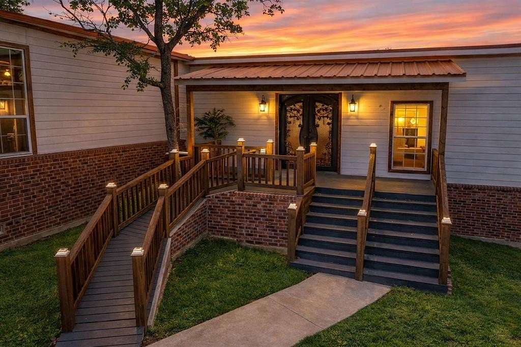 5 Acres of Mixed-Use Land for Sale in Weatherford, Texas