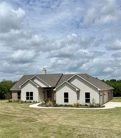 10.9 Acres of Land with Home for Sale in Lone Oak, Texas