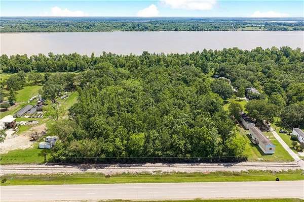1.49 Acres of Commercial Land for Sale in Belle Chasse, Louisiana