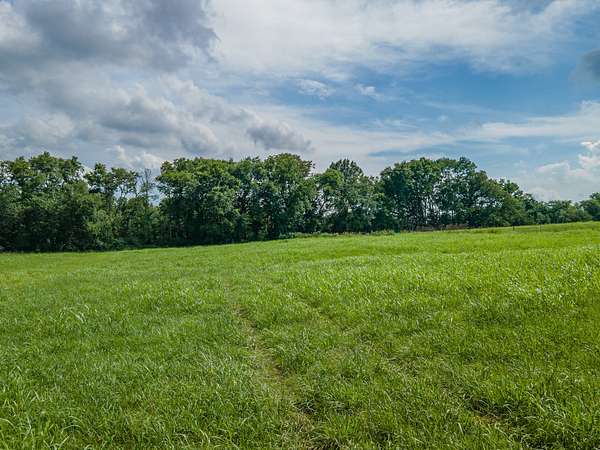 13.8 Acres of Land for Sale in Columbia, Tennessee