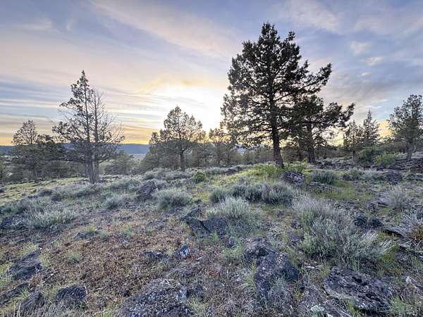 1 Acre of Residential Land for Sale in Klamath Falls, Oregon