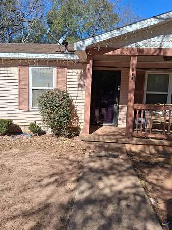 0.25 Acres of Residential Land with Home for Sale in Americus, Georgia