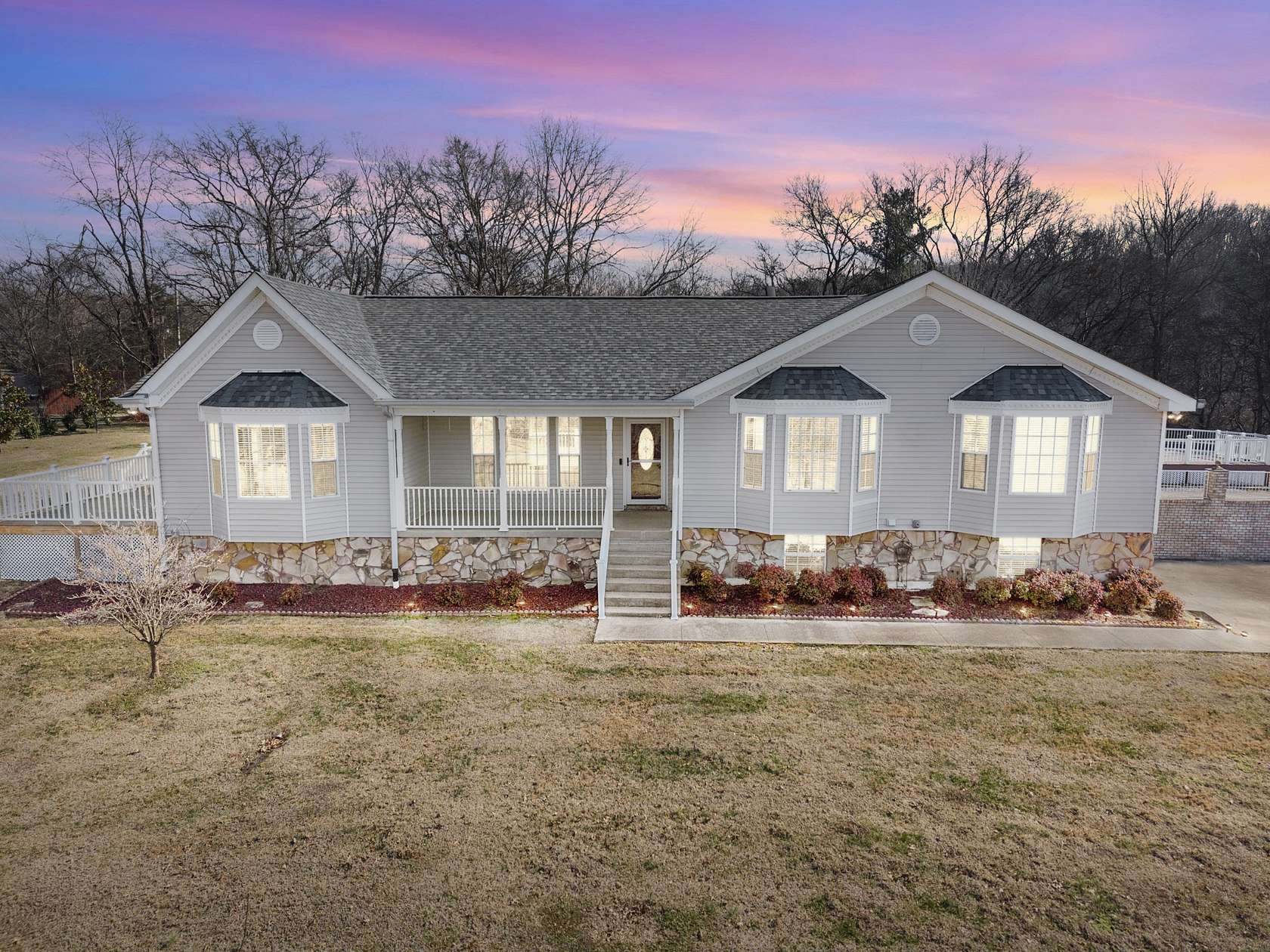 4.17 Acres of Residential Land with Home for Sale in Gallatin, Tennessee