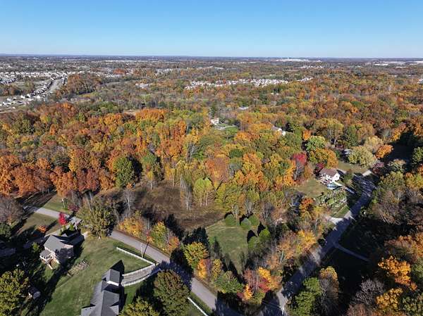 1.5 Acres of Land with Home for Sale in Clarksville, Tennessee