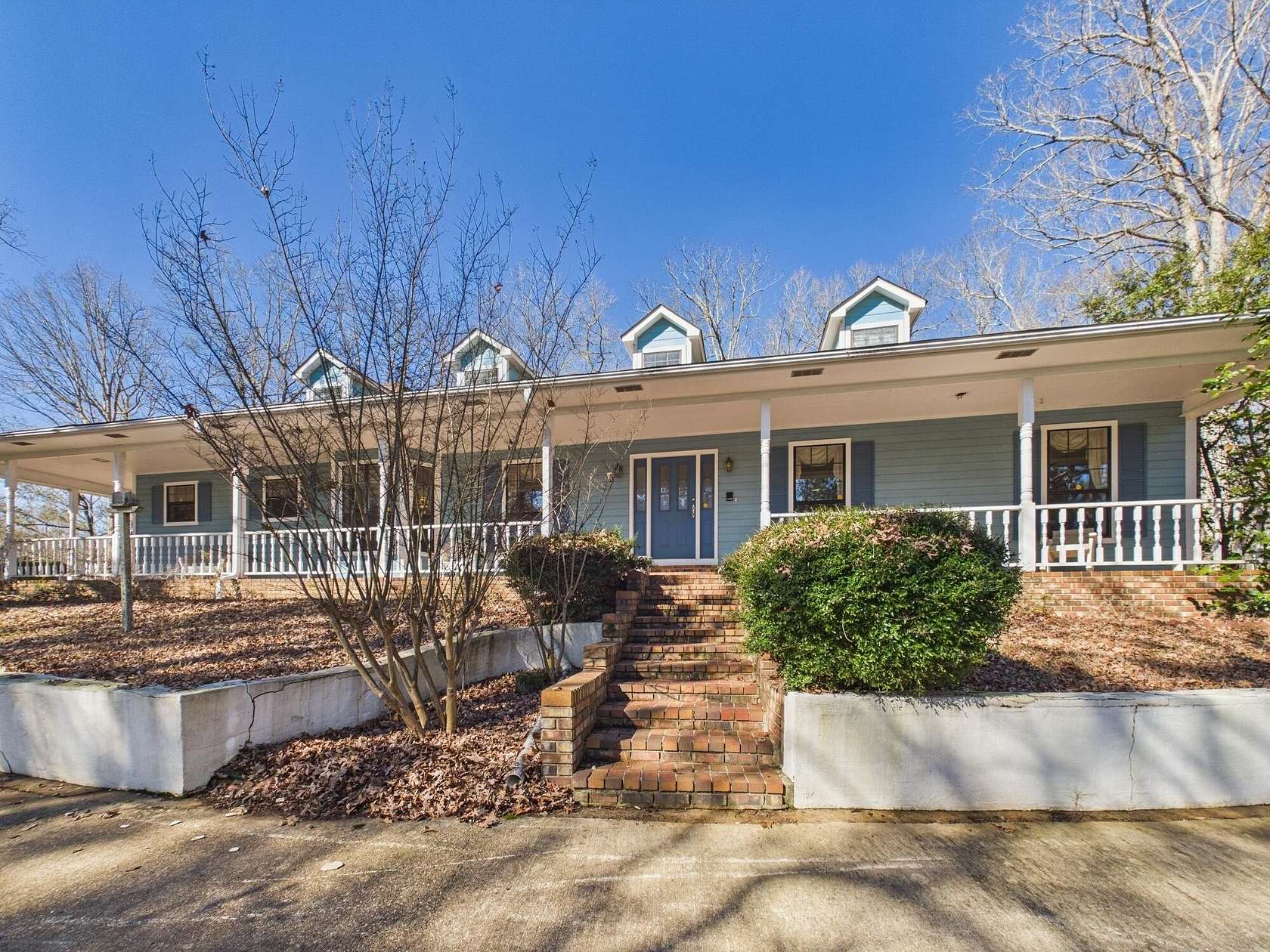 33 Acres of Land with Home for Sale in Columbus, Mississippi