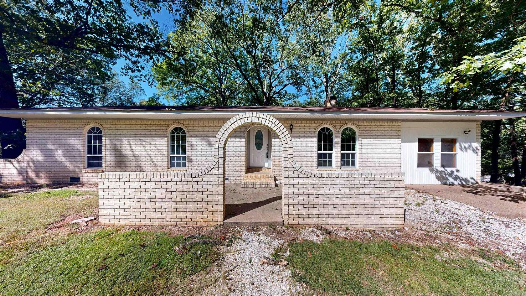 1.73 Acres of Land with Home for Sale in Magnet Cove, Arkansas