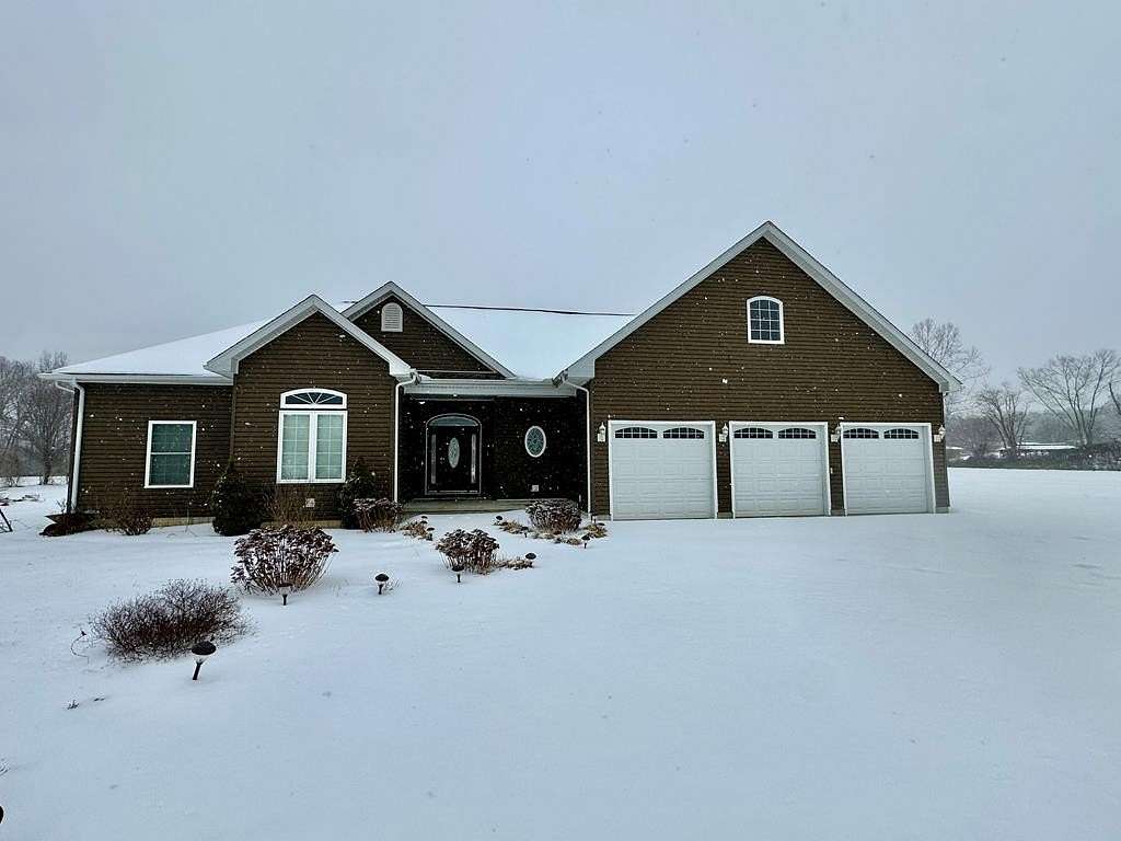 4.58 Acres of Residential Land with Home for Sale in Wheelersburg, Ohio