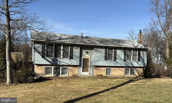 1.55 Acres of Residential Land with Home for Lease in Bluemont, Virginia