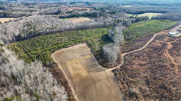 15 Acres of Recreational Land for Sale in Chase City, Virginia