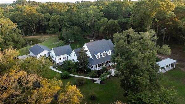 9.74 Acres of Land with Home for Sale in Wadmalaw Island, South Carolina