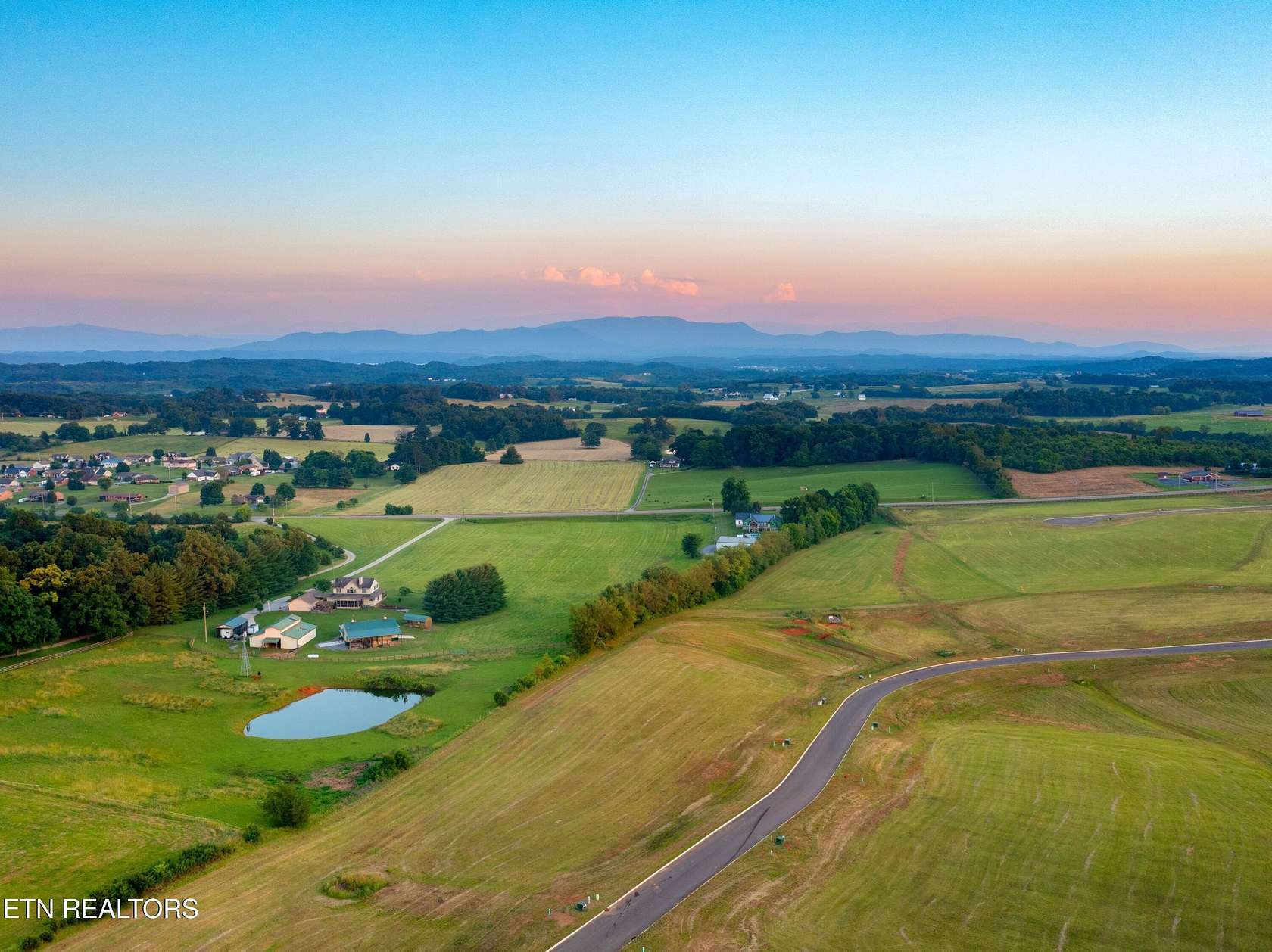 1 Acre of Residential Land for Sale in White Pine, Tennessee