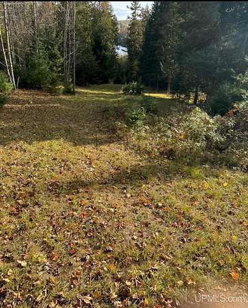 1.2 Acres of Residential Land for Sale in Iron Mountain, Michigan