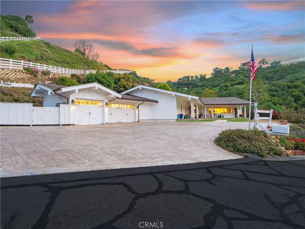 2.77 Acres of Land with Home for Sale in Rolling Hills, California